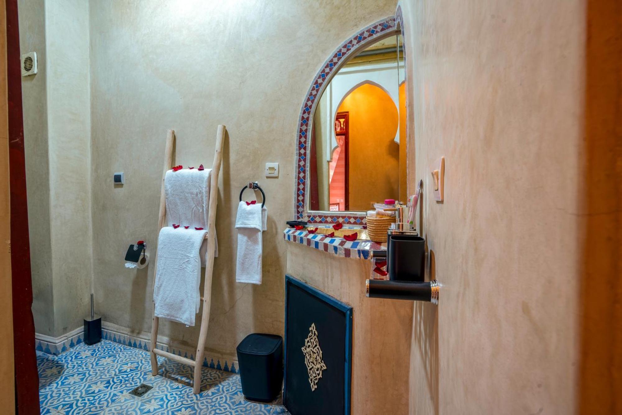 Riad Le Graff Pink マラケシュ エクステリア 写真